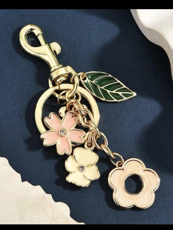 Accessories - Beautiful Flower Bag Charm/ Keychain NEW
